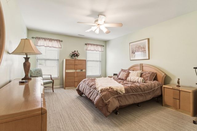 1096 Lakewood Court, Schererville, IN 46375