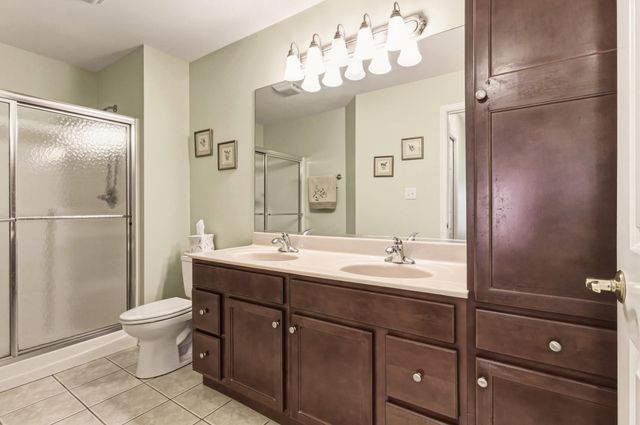 1096 Lakewood Court, Schererville, IN 46375
