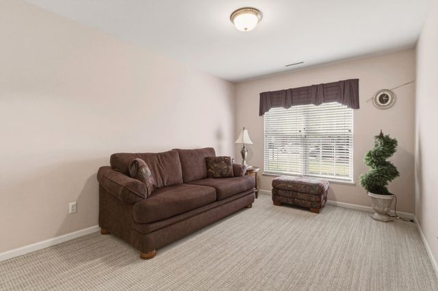 1096 Lakewood Court, Schererville, IN 46375