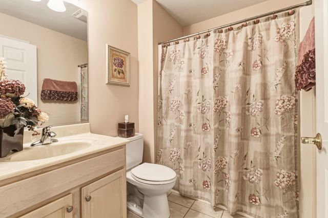 1096 Lakewood Court, Schererville, IN 46375