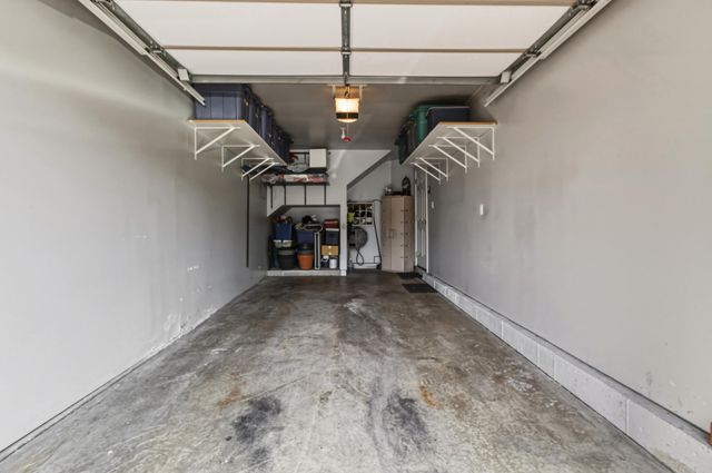 1096 Lakewood Court, Schererville, IN 46375