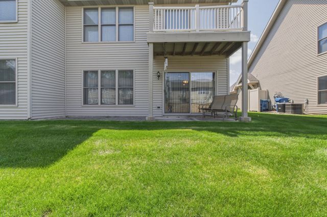 1096 Lakewood Court, Schererville, IN 46375