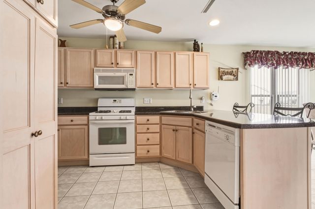 1096 Lakewood Court, Schererville, IN 46375