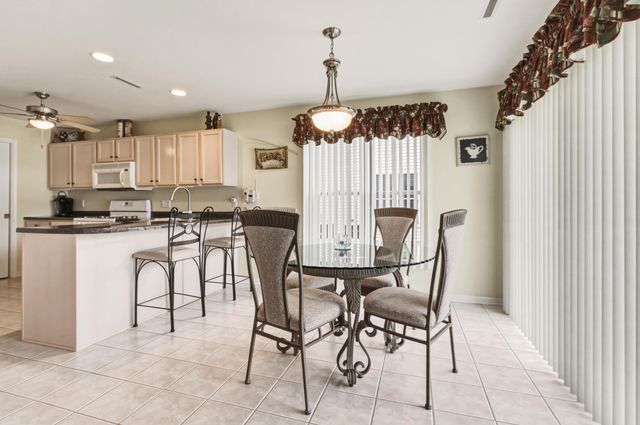 1096 Lakewood Court, Schererville, IN 46375