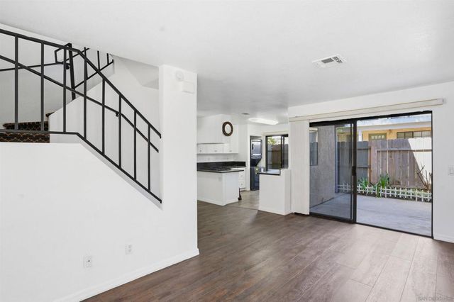 1225 N Broadway 21, Escondido, CA 92026