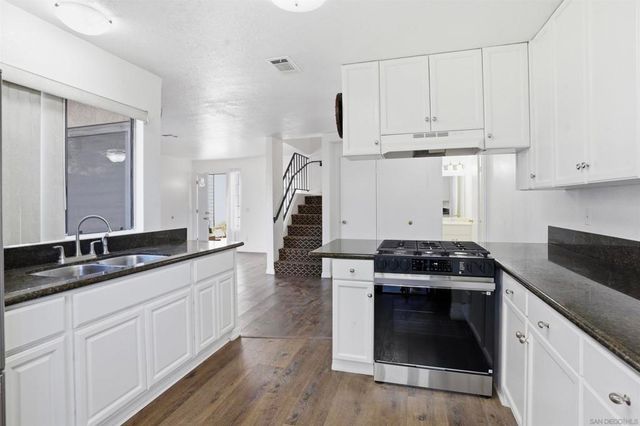 1225 N Broadway 21, Escondido, CA 92026