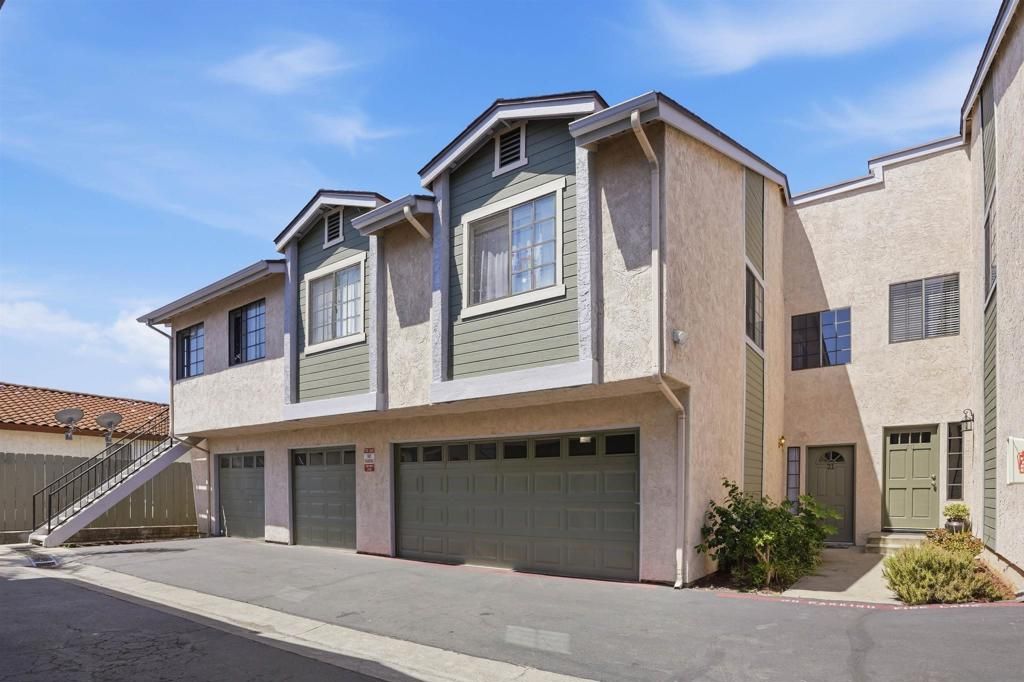 Image 1 of property listing at 1225 N Broadway 21, Escondido, CA 92026