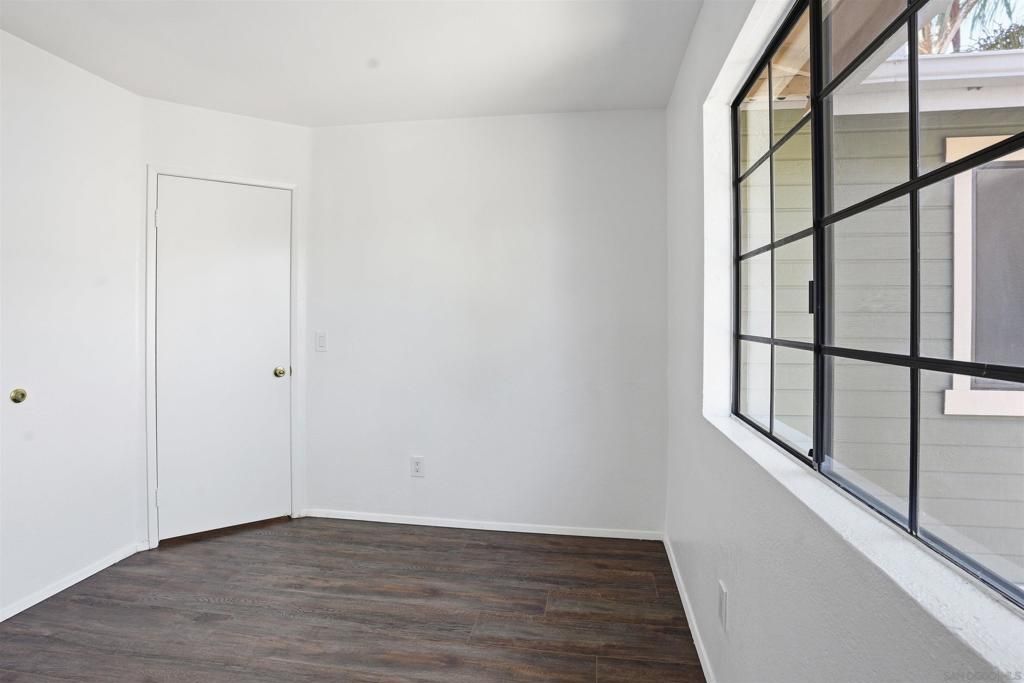 Image 14 of property listing at 1225 N Broadway 21, Escondido, CA 92026