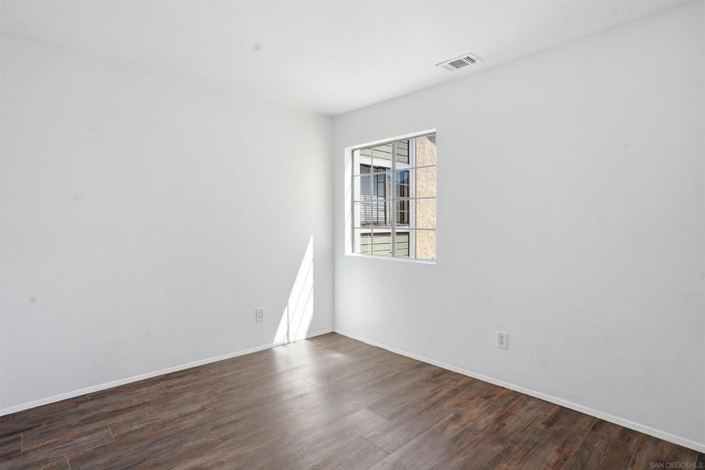 Image 15 of property listing at 1225 N Broadway 21, Escondido, CA 92026