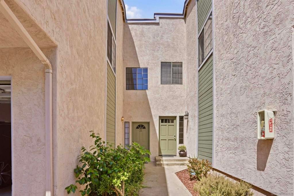 Image 27 of property listing at 1225 N Broadway 21, Escondido, CA 92026