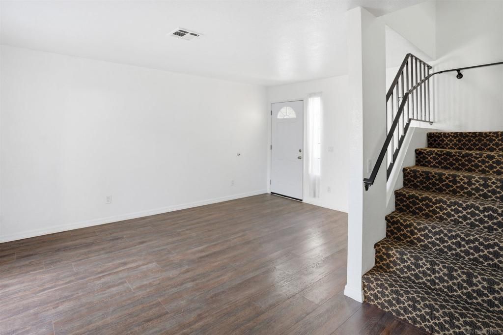 Image 4 of property listing at 1225 N Broadway 21, Escondido, CA 92026