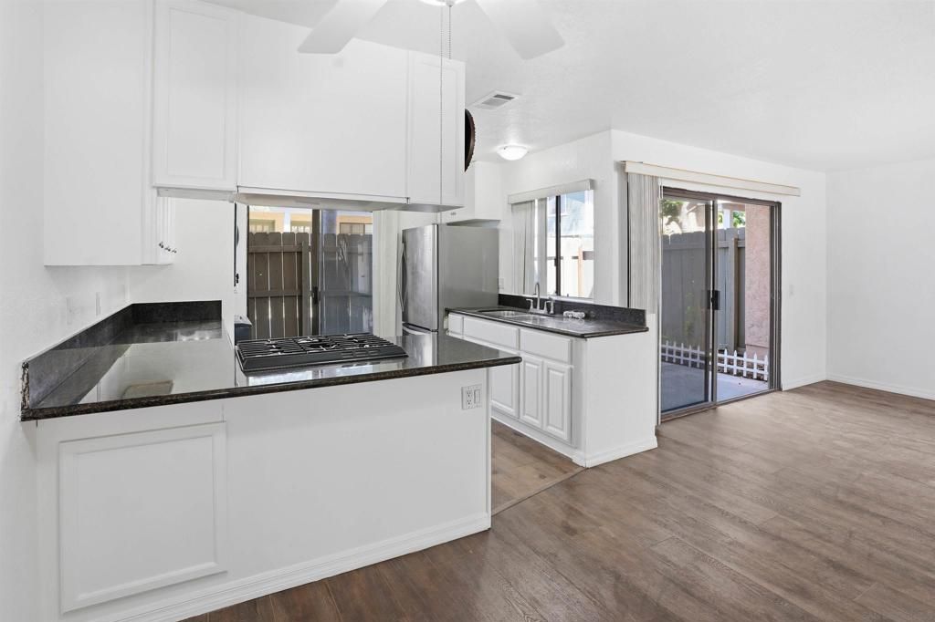 Image 5 of property listing at 1225 N Broadway 21, Escondido, CA 92026