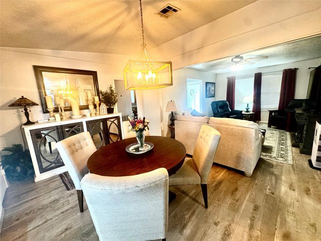 1029 Vine Drive, Angleton, TX 77515