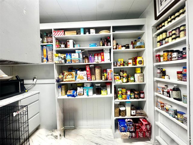 1029 Vine Drive, Angleton, TX 77515