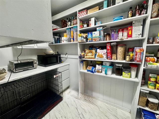 1029 Vine Drive, Angleton, TX 77515