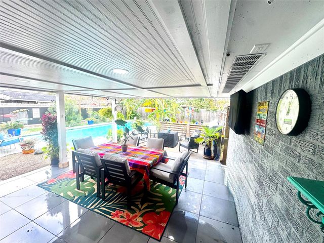 1029 Vine Drive, Angleton, TX 77515