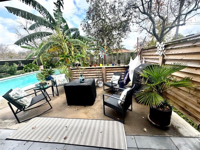 1029 Vine Drive, Angleton, TX 77515