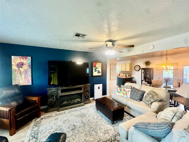 1029 Vine Drive, Angleton, TX 77515