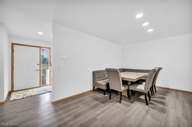 8672 Gatewood Drive, North Ridgeville, OH 44039