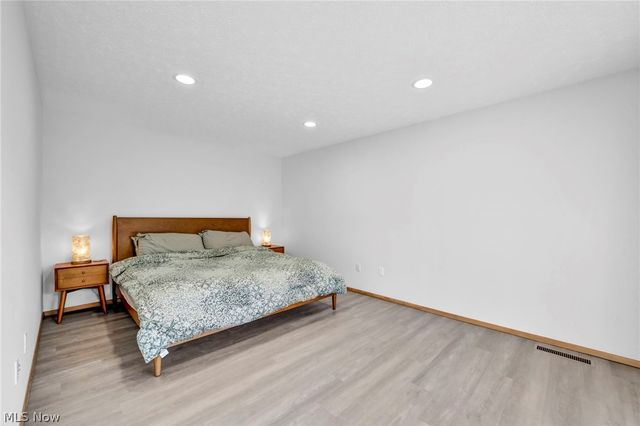8672 Gatewood Drive, North Ridgeville, OH 44039