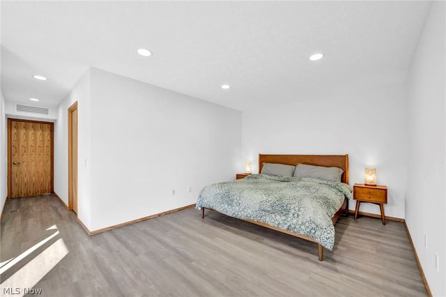 8672 Gatewood Drive, North Ridgeville, OH 44039