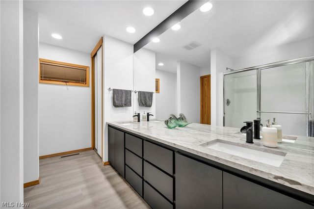 8672 Gatewood Drive, North Ridgeville, OH 44039