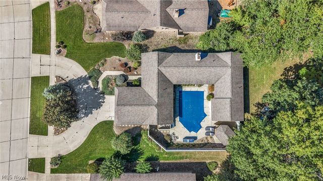 8672 Gatewood Drive, North Ridgeville, OH 44039