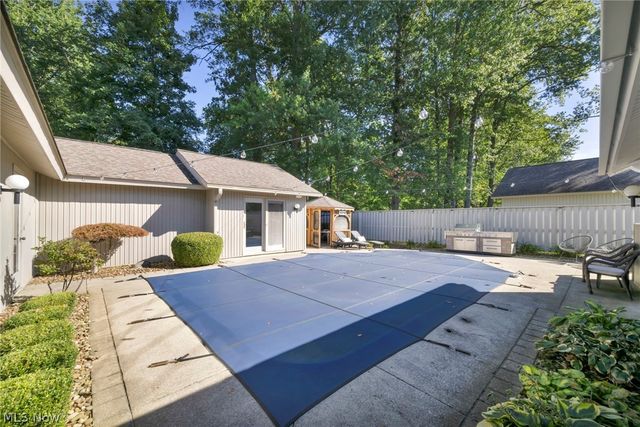 8672 Gatewood Drive, North Ridgeville, OH 44039