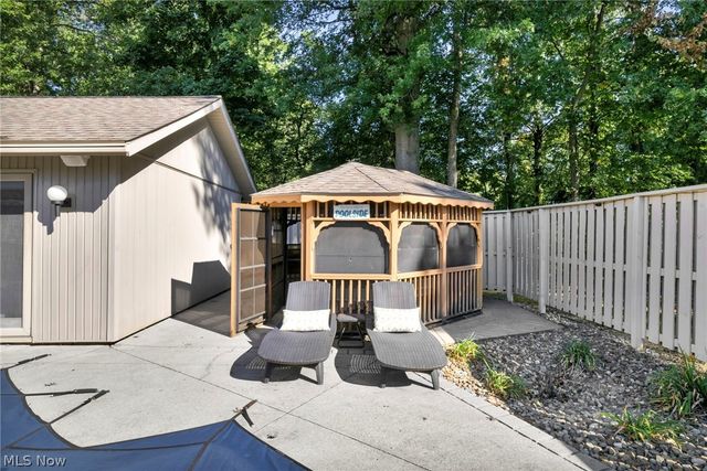 8672 Gatewood Drive, North Ridgeville, OH 44039