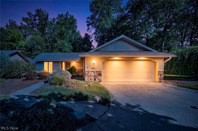 8672 Gatewood Drive, North Ridgeville, OH 44039