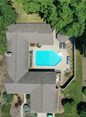 8672 Gatewood Drive, North Ridgeville, OH 44039