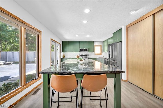 8672 Gatewood Drive, North Ridgeville, OH 44039