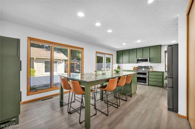 8672 Gatewood Drive, North Ridgeville, OH 44039