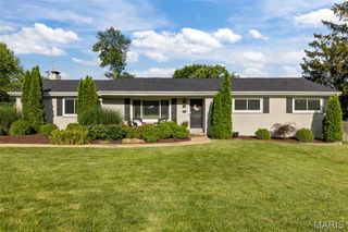 726 Candlelight Lane, Olivette, MO 63132