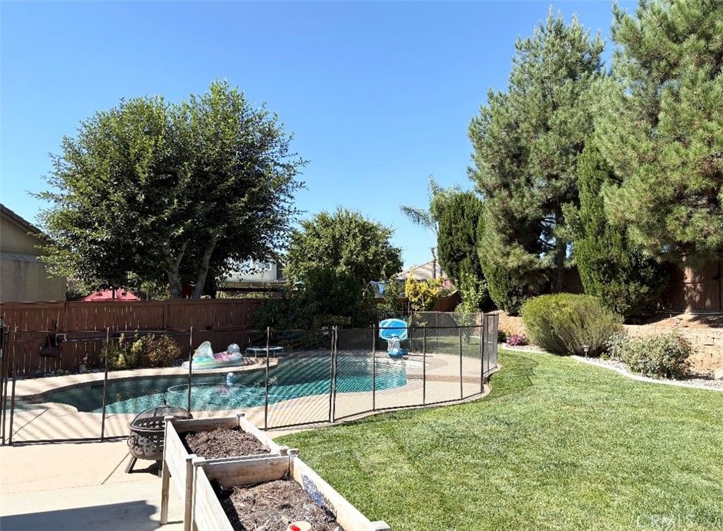 Image 14 of property listing at 1640 Amber Lily, Beaumont, CA 92223