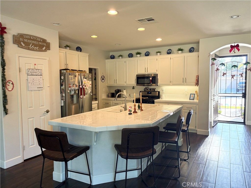 Image 4 of property listing at 1640 Amber Lily, Beaumont, CA 92223