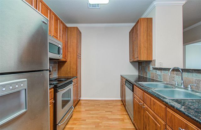 1711 Old Spanish Trail 127, Houston, TX 77054