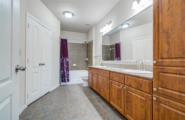 1711 Old Spanish Trail 127, Houston, TX 77054