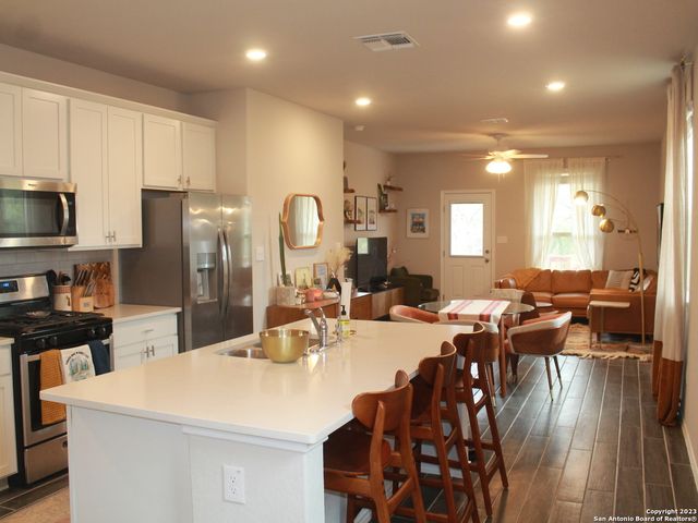 122 CANOPY OAK RD, New Braunfels, TX 78130