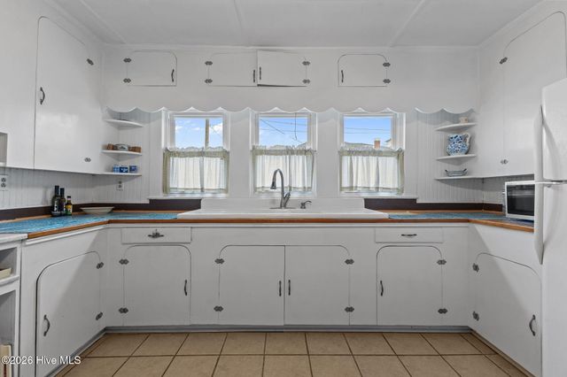 272 Highway 101, Beaufort, NC 28516