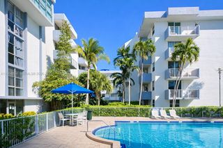 1801 S Treasure Dr 426, North Bay Village, FL 33141