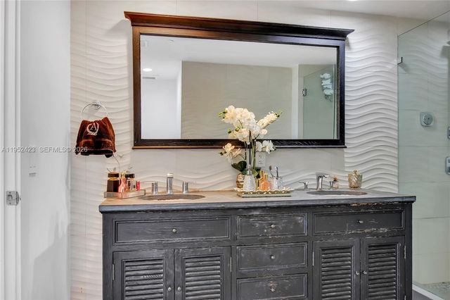 1800 S Ocean Dr 2208, Hallandale Beach, FL 33009