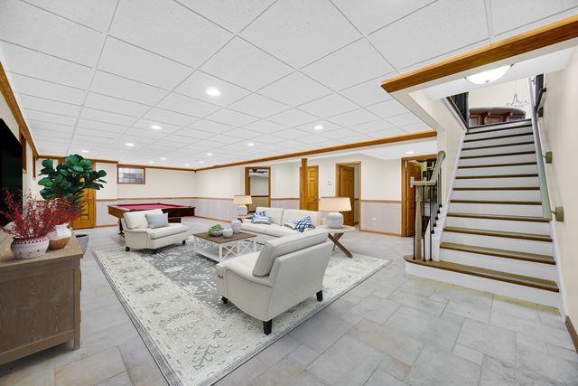 17123 Pointe Drive, Orland Park, IL 60467