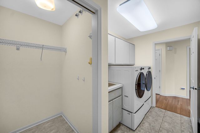 17123 Pointe Drive, Orland Park, IL 60467