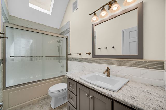 17123 Pointe Drive, Orland Park, IL 60467