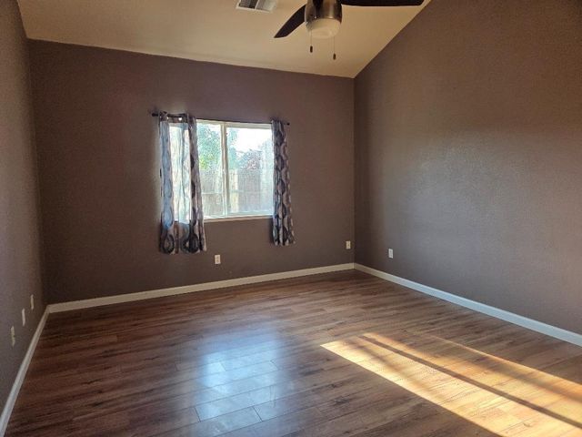 24 Pelican Pl, Valley Springs, CA 95252