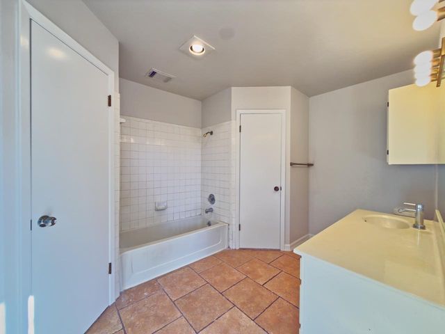 205 N Mount Rushmore DR, Cedar Park, TX 78613