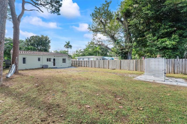 235 NE 21st St, Wilton Manors, FL 33305
