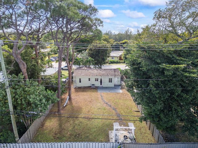 235 NE 21st St, Wilton Manors, FL 33305