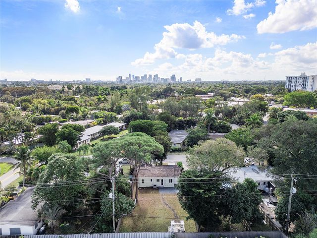 235 NE 21st St, Wilton Manors, FL 33305